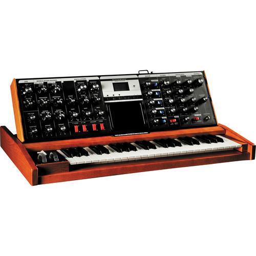 Moog Minimoog Voyager Monophonic Synthesizer MIN-01-0004